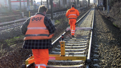 Amberg Technologies – Vermessung – Geomatik – Digitale Infrastruktur – Bahntechnik – Amberg Rail – Gleisvermessung – Gleisinspektion – Gleisdokumentation – Gleisgeometrie EN 13848 – Railway Track Survey – Railway Track As-Built – Railway Track Measurement – Track Measurement Trolley – Railway Track Alignment – Track Defects – Track Documentation – Track Cant Measurement – Track Gauge Measurement – Slab Track Adjustment – Slab Track Acceptance – Railway Tamping Measurement – Structural Gauging – Railway Track Clearance – Clearance Analysis – Dynamische Durchfahrtsräume – Dynamic Clearance – Dynamic Envelope – IMU – Inertial Measurement Unit – Tunnelbau – Amberg Tunnel – Tunnelvermessung & Monitoring – Tunnel Laser Scanning – Tunnelprofile – Tunnel Excavation Control – TBM – Drill and Blast – Shotcrete – Spritzbeton – Geophysik – Amberg TSP – Tunnel Seismic Prediction – Geological Forecasting – Fault Detection – Rock Mass – Impact Hammer – Continuous Forecasting – Digitale Zwillinge – Präzisionsmessung – Monitoring-Lösungen – Civil Engineering – Innovation im Untertagebau – High-Accuracy Surveying Systems