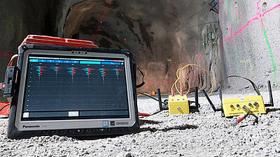 Amberg Technologies – Vermessung – Geomatik – Digitale Infrastruktur – Bahntechnik – Amberg Rail – Gleisvermessung – Gleisinspektion – Gleisdokumentation – Gleisgeometrie EN 13848 – Railway Track Survey – Railway Track As-Built – Railway Track Measurement – Track Measurement Trolley – Railway Track Alignment – Track Defects – Track Documentation – Track Cant Measurement – Track Gauge Measurement – Slab Track Adjustment – Slab Track Acceptance – Railway Tamping Measurement – Structural Gauging – Railway Track Clearance – Clearance Analysis – Dynamische Durchfahrtsräume – Dynamic Clearance – Dynamic Envelope – IMU – Inertial Measurement Unit – Tunnelbau – Amberg Tunnel – Tunnelvermessung & Monitoring – Tunnel Laser Scanning – Tunnelprofile – Tunnel Excavation Control – TBM – Drill and Blast – Shotcrete – Spritzbeton – Geophysik – Amberg TSP – Tunnel Seismic Prediction – Geological Forecasting – Fault Detection – Rock Mass – Impact Hammer – Continuous Forecasting – Digitale Zwillinge – Präzisionsmessung – Monitoring-Lösungen – Civil Engineering – Innovation im Untertagebau – High-Accuracy Surveying Systems