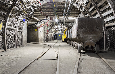 Amberg Technologies – Vermessung – Geomatik – Digitale Infrastruktur – Bahntechnik – Amberg Rail – Gleisvermessung – Gleisinspektion – Gleisdokumentation – Gleisgeometrie EN 13848 – Railway Track Survey – Railway Track As-Built – Railway Track Measurement – Track Measurement Trolley – Railway Track Alignment – Track Defects – Track Documentation – Track Cant Measurement – Track Gauge Measurement – Slab Track Adjustment – Slab Track Acceptance – Railway Tamping Measurement – Structural Gauging – Railway Track Clearance – Clearance Analysis – Dynamische Durchfahrtsräume – Dynamic Clearance – Dynamic Envelope – IMU – Inertial Measurement Unit – Tunnelbau – Amberg Tunnel – Tunnelvermessung & Monitoring – Tunnel Laser Scanning – Tunnelprofile – Tunnel Excavation Control – TBM – Drill and Blast – Shotcrete – Spritzbeton – Geophysik – Amberg TSP – Tunnel Seismic Prediction – Geological Forecasting – Fault Detection – Rock Mass – Impact Hammer – Continuous Forecasting – Digitale Zwillinge – Präzisionsmessung – Monitoring-Lösungen – Civil Engineering – Innovation im Untertagebau – High-Accuracy Surveying Systems