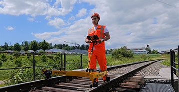 Amberg Technologies – Vermessung – Geomatik – Digitale Infrastruktur – Bahntechnik – Amberg Rail – Gleisvermessung – Gleisinspektion – Gleisdokumentation – Gleisgeometrie EN 13848 – Railway Track Survey – Railway Track As-Built – Railway Track Measurement – Track Measurement Trolley – Railway Track Alignment – Track Defects – Track Documentation – Track Cant Measurement – Track Gauge Measurement – Slab Track Adjustment – Slab Track Acceptance – Railway Tamping Measurement – Structural Gauging – Railway Track Clearance – Clearance Analysis – Dynamische Durchfahrtsräume – Dynamic Clearance – Dynamic Envelope – IMU – Inertial Measurement Unit – Tunnelbau – Amberg Tunnel – Tunnelvermessung & Monitoring – Tunnel Laser Scanning – Tunnelprofile – Tunnel Excavation Control – TBM – Drill and Blast – Shotcrete – Spritzbeton – Geophysik – Amberg TSP – Tunnel Seismic Prediction – Geological Forecasting – Fault Detection – Rock Mass – Impact Hammer – Continuous Forecasting – Digitale Zwillinge – Präzisionsmessung – Monitoring-Lösungen – Civil Engineering – Innovation im Untertagebau – High-Accuracy Surveying Systems